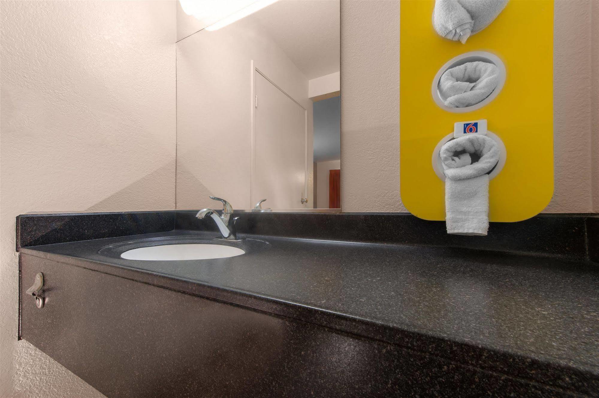 Motel 6-Leominster, Ma מראה חיצוני תמונה